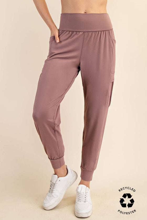 BUTTER JOGGER WITH SIDE POCKETS