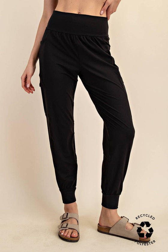 BUTTER JOGGER WITH SIDE POCKETS