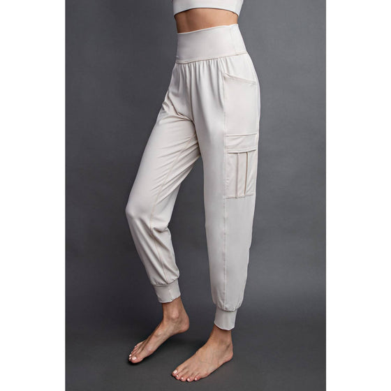 BUTTER JOGGER WITH SIDE POCKETS