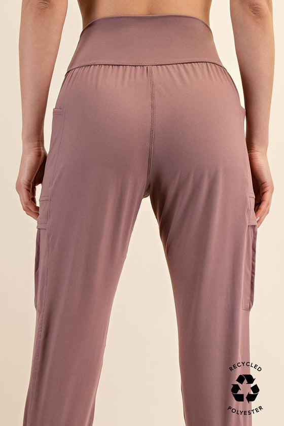 BUTTER JOGGER WITH SIDE POCKETS