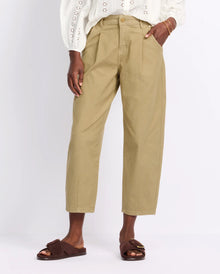  Audrey Girlfriend Barrel Jean