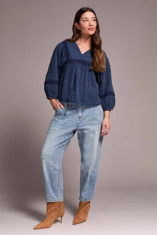  Audrey Girlfriend Barrel Jeans