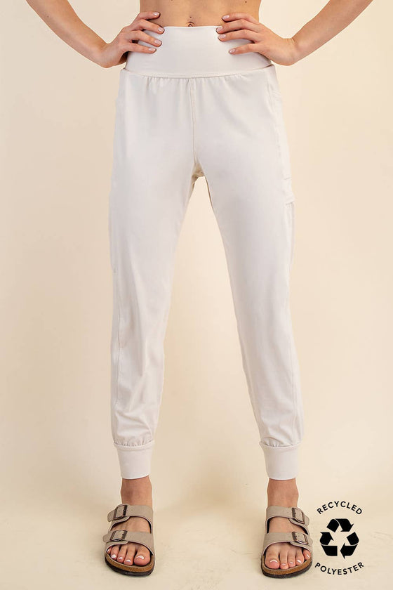 BUTTER JOGGER WITH SIDE POCKETS