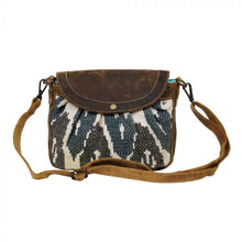  Seeker Small & Crossbody Bag